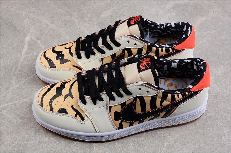 Air Jordan 1 Low Og Chinese New Year White/Black/Orange 31