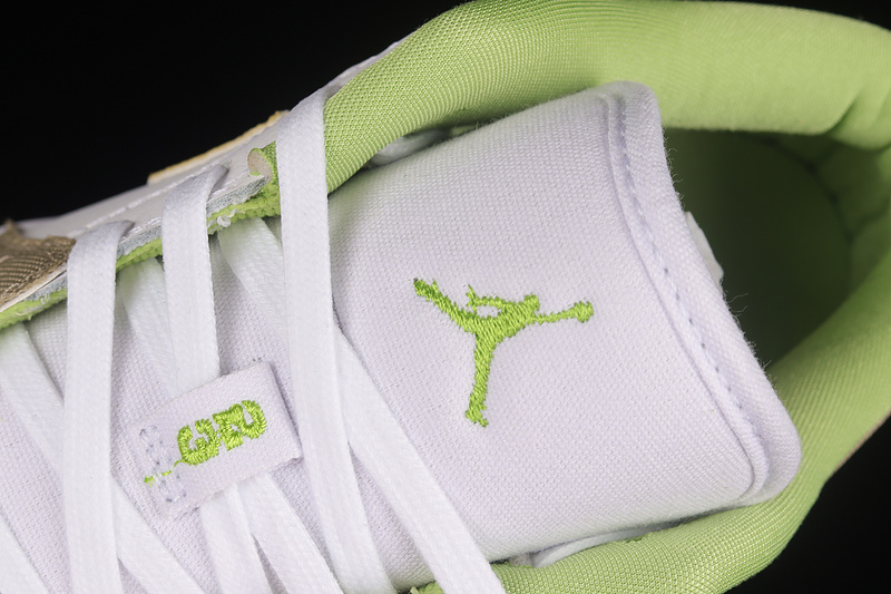 Air Jordan 1 Low Se White/White/Vivid Green 29