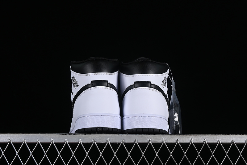 Air Jordan 1 Mid White/Black/White/Black 3