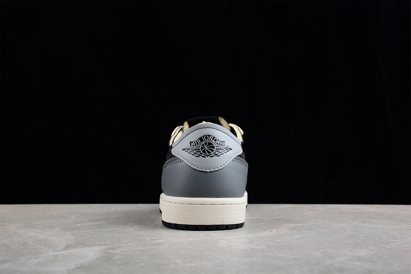 Air Jordan 1 Retro Low Black/Dark Smoke Grey/Light Smoke Grey/Sail/Coconut Milk 7