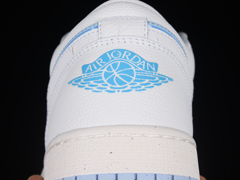 Air Jordan 1 Low Se Reverse Sail/Dark Powder Blue/Ice Blue 19