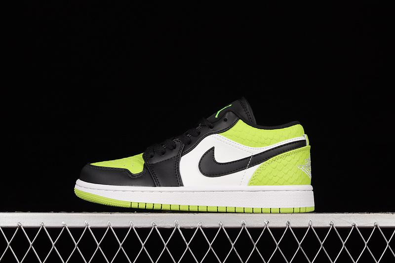 Air Jordan 1 Low Se Vivid Green Snakeskin Black/White 17