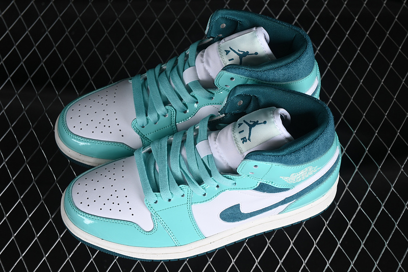 Air Jordan 1 Mid Bleached Turquoise/Barely Green/Sail/Sky Teal 29