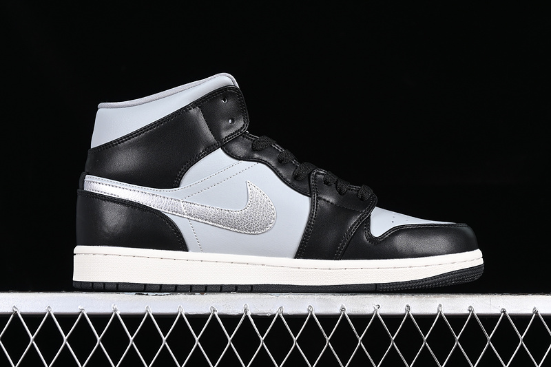 Air Jordan 1 Mid Se Black Chrome White/Grey/Black 25