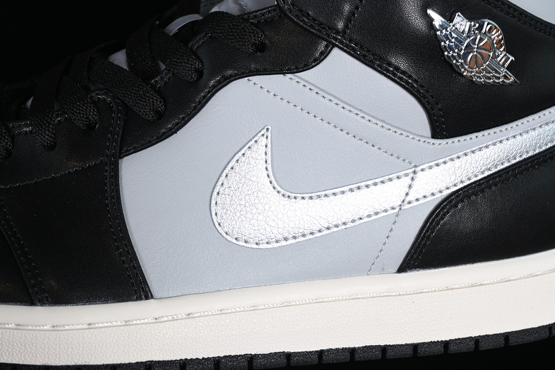 Air Jordan 1 Mid Se Black Chrome White/Grey/Black 27