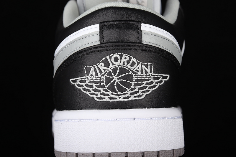 Air Jordan 1 Low Black/Black/Light Smoke Grey/White 9