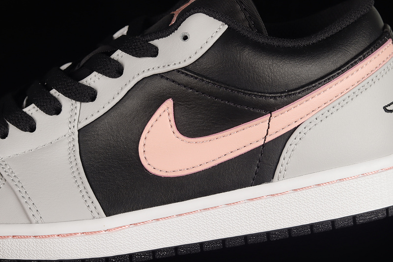 Air Jordan 1 Low Grey Fog Black/Grey Fog/White/Bleached Coral 19