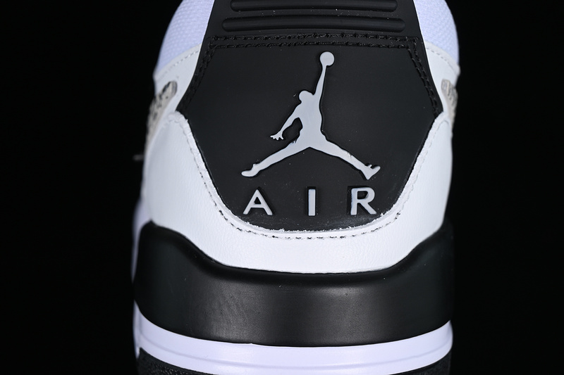 Air Jordan Legacy Aj312 Low White/Grey/Black 21