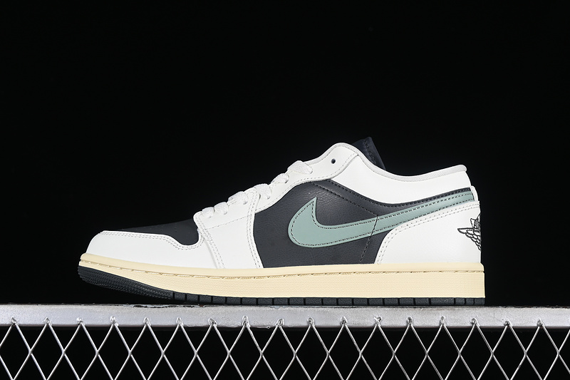 Air Jordan 1 Low Anthracite/Jade Smoke/Sail/Legend Sand 11