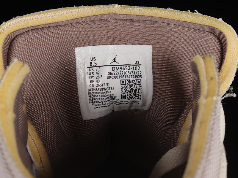 Air Jordan 1 Mid Se Craft Inside Out Sail/Taupe Haze/Fossil Stone/Celestial Gold 23