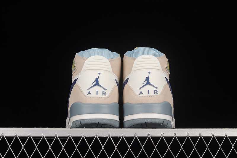 Air Jordan Legacy Summit White/Navy/White 31