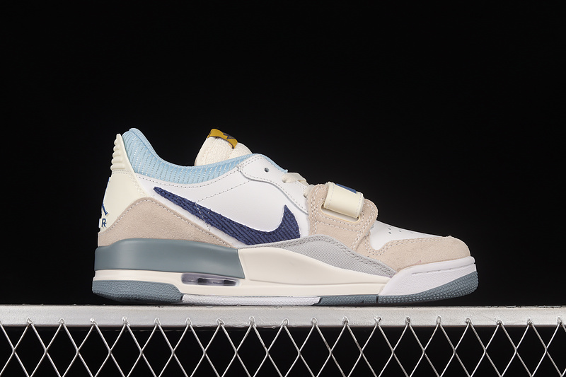 Jordan Legacy 312 Summit White/Mystic Navy/Sail 11