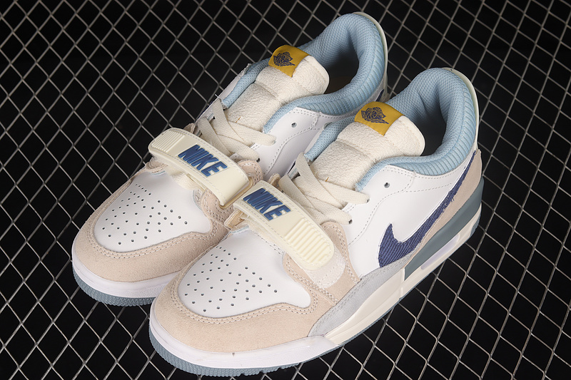 Jordan Legacy 312 Summit White/Mystic Navy/Sail 31