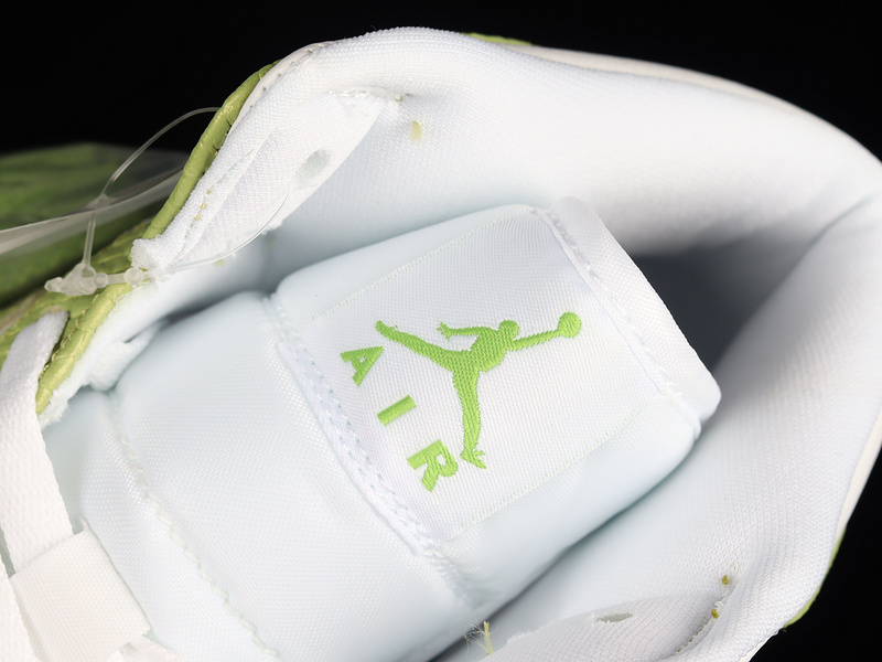 Air Jordan 1 Mid Green Python White/White/Vivid Green 3