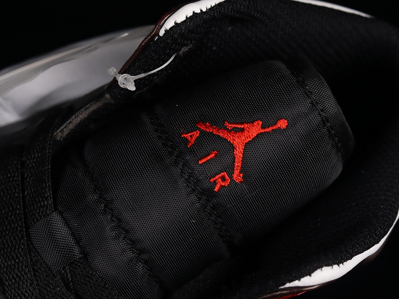 Air Jordan 1 Mid Se Wear-Away Black/White/Sail/Infrared 23 17