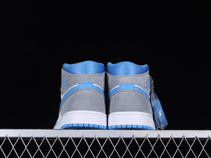 Air Jordan 1 Mid Se White/Wolf Grey/University Blue 23