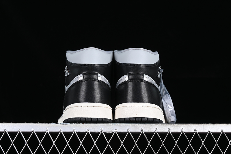 Air Jordan 1 Mid Se Black Chrome White/Black/Grey/Silver 3