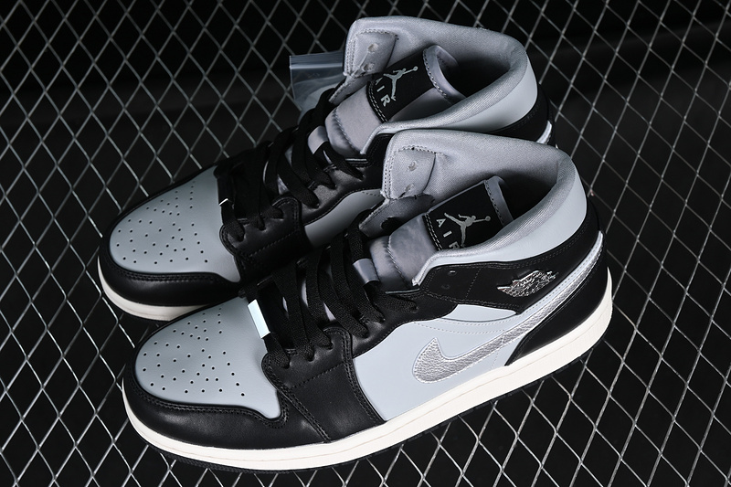 Air Jordan 1 Mid Se Black Chrome White/Black/Grey/Silver 15