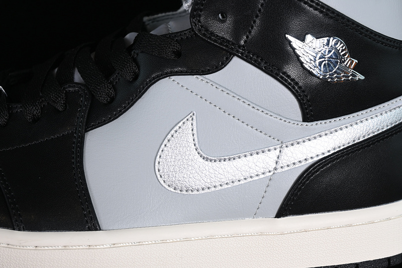 Air Jordan 1 Mid Se Black Chrome White/Black/Grey/Silver 17