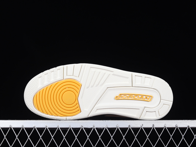 Air Jordan Legacy 312 Low Pale Vanilla/Amarillo-Sail 11