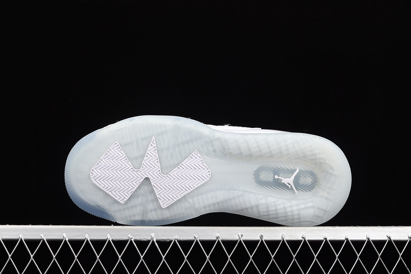 Jordan Mars 270 Low Pure Money White/White/White 5