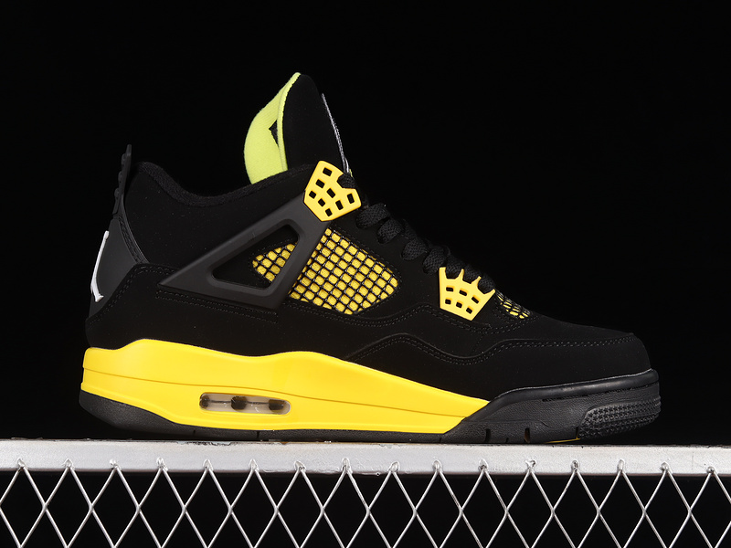 Air Jordan 4 Retro Thunder 2023 Black/Tour Yellow 3