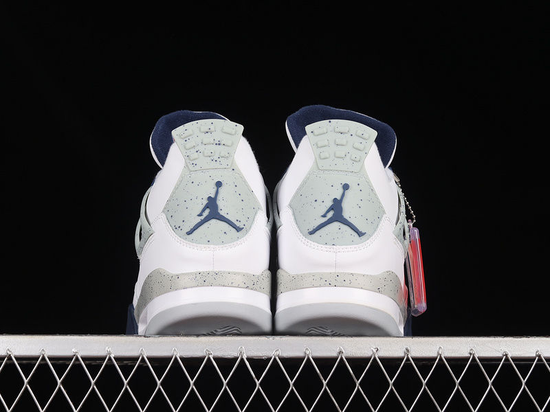 Air Jordan 4 Retro White/Midnight Navy/Light Smoke Grey/Fire Red 15