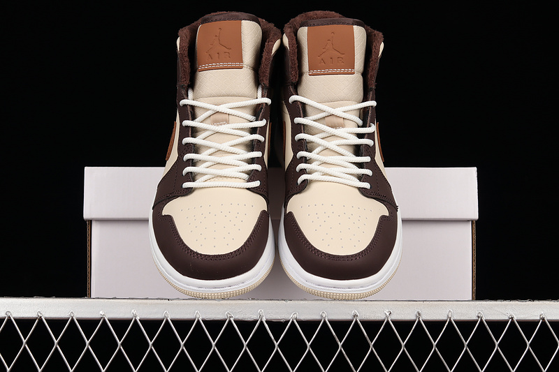 Air Jordan 1 Mid Se Cream/Dark Chocolate/Oatmeal 25