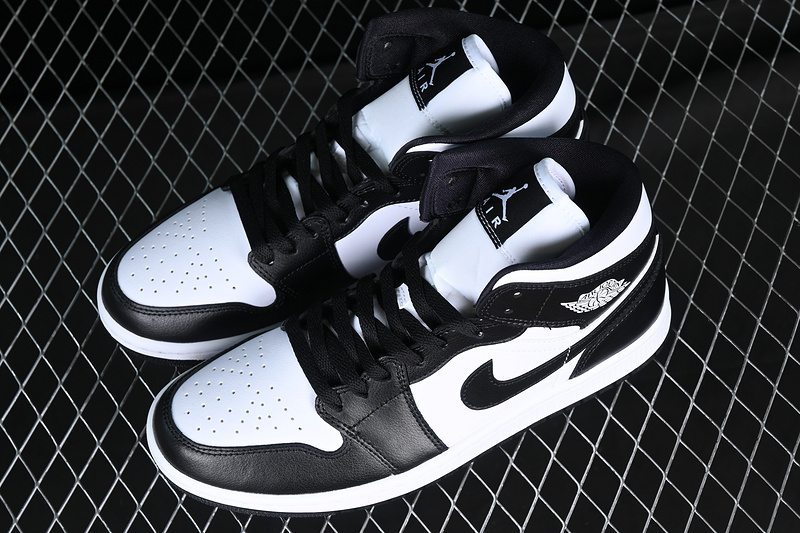 Air Jordan 1 Mid Panda White/Black 3