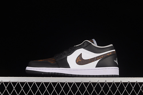 Air Jordan 1 Black/Black/Brown 31