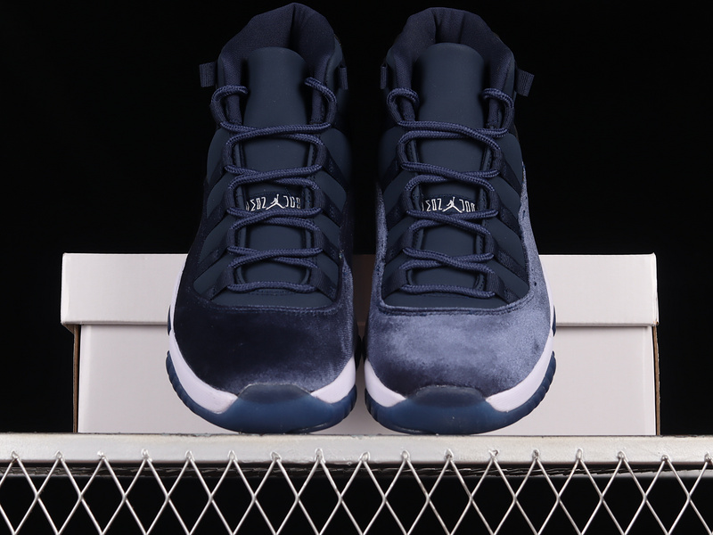 Air Jordan 11 Retro Navy Velvet Midnight Navy/Metallic Silver/White 31