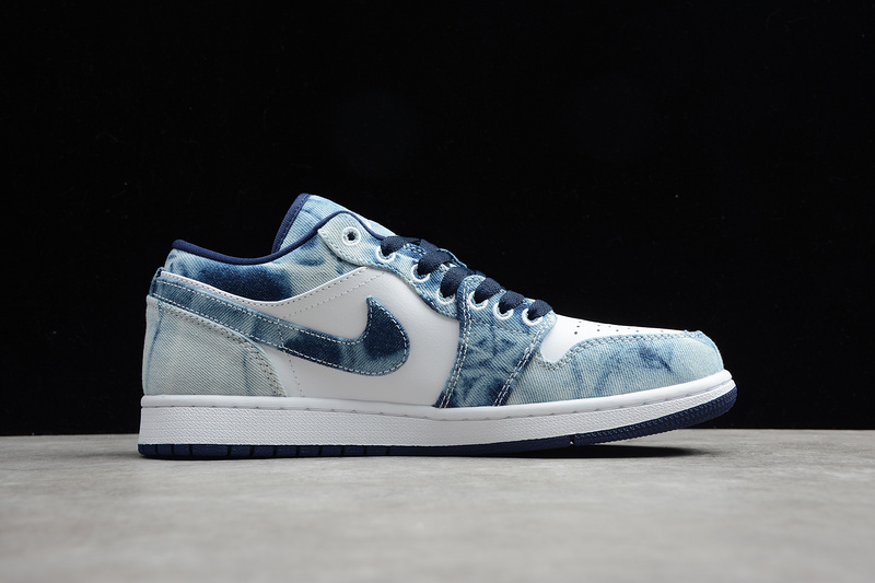 Air Jordan 1 Low Se White/Blue/Navy Blue 19