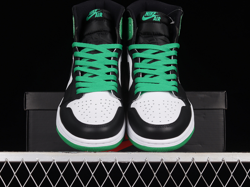 Air Jordan 1 Retro High Og Black/Lucky Green/White 3