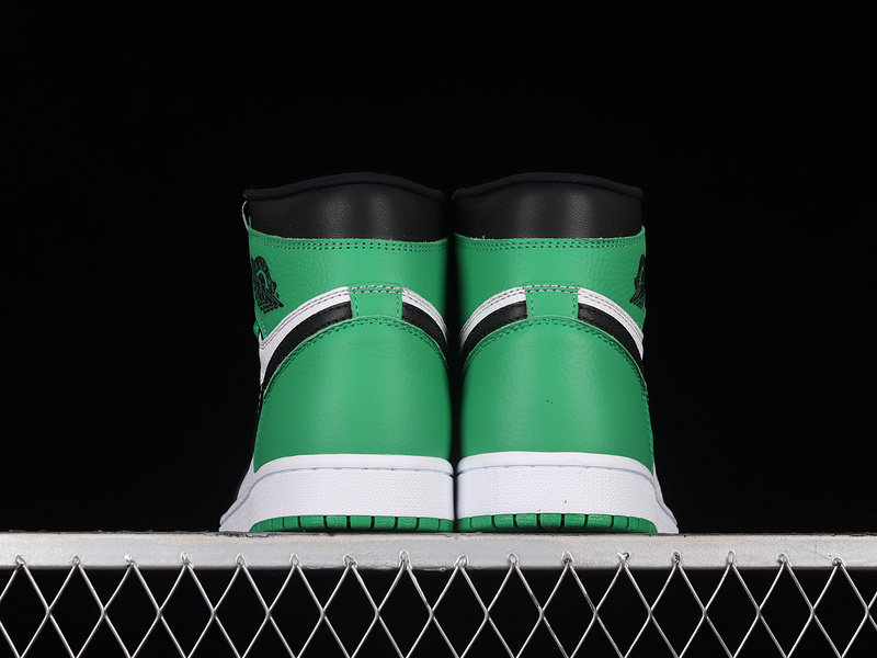 Air Jordan 1 Retro High Og Black/Lucky Green/White 27