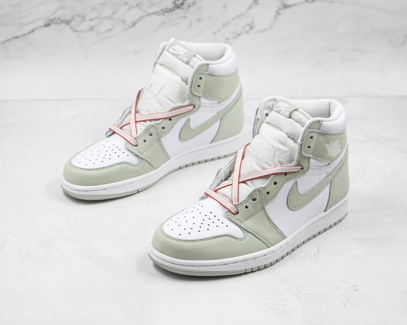 Air Jordan 1 Retro High Og Seafoam/Healing Orange/White 11