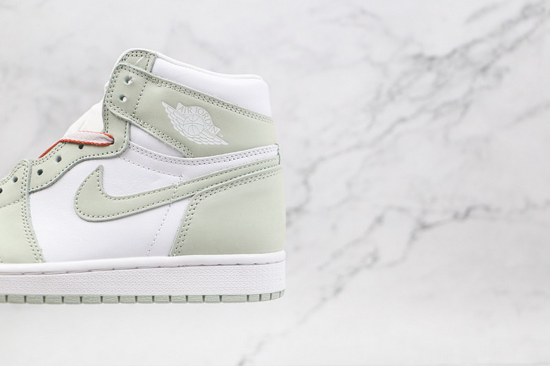 Air Jordan 1 Retro High Og Seafoam/Healing Orange/White 19