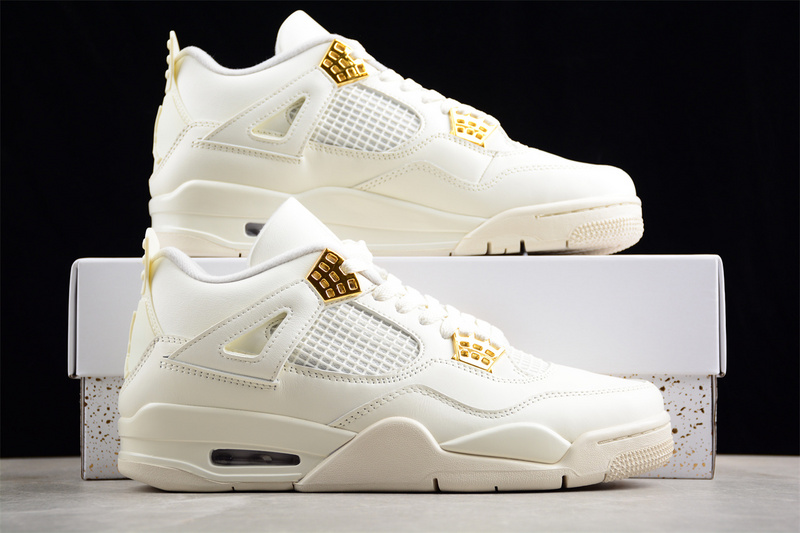 Wmns Air Jordan 4 Retro Sail/Metallic Gold/Black 23