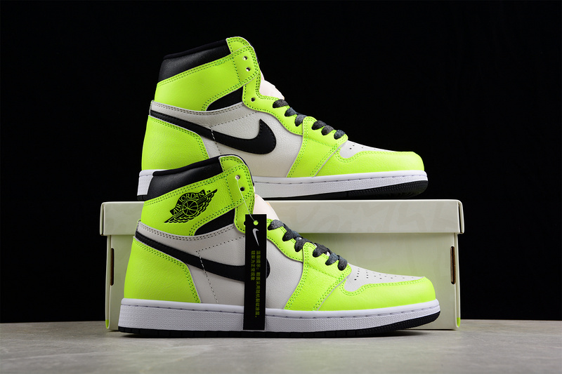 Air Jordan 1 Retro High Og Visionaire Volt/Black/Sail 3