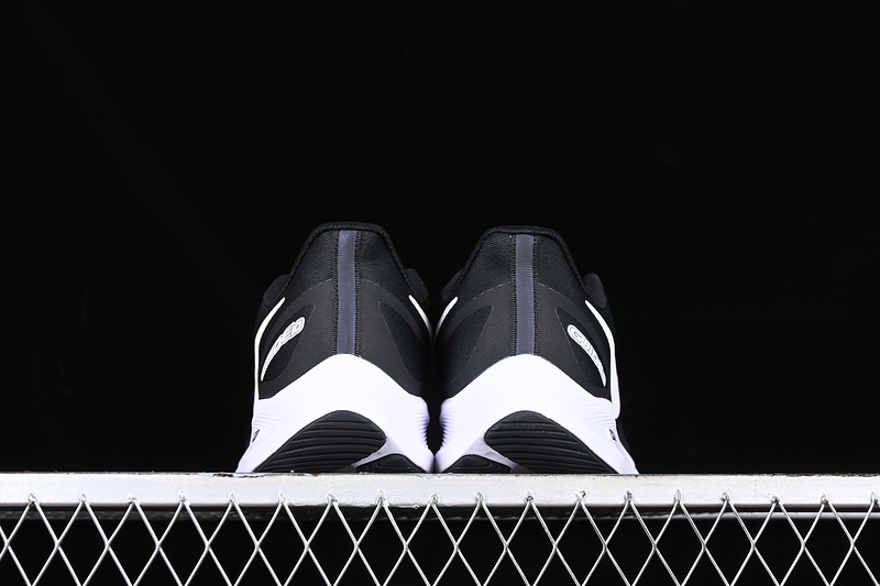 Zoom Winflo 7X White/Black 21