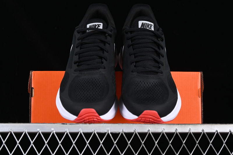 Zoom Winflo 7X White/Black/Red 17