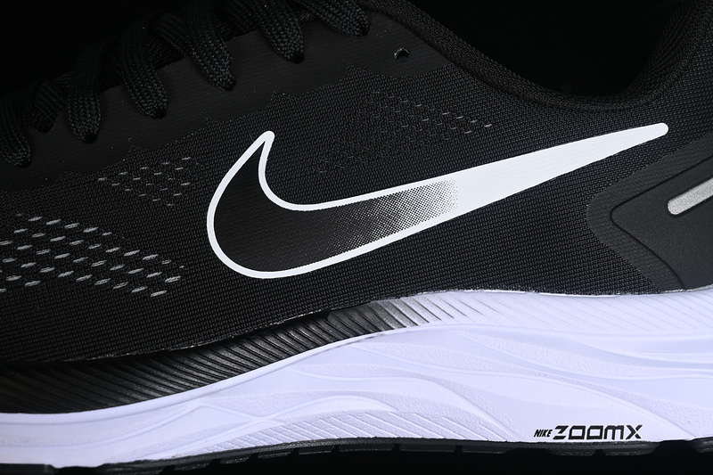 Zoom Winflo 9X Black/White/Anthracite 29