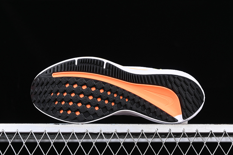 Zoom Winflo 10 White/Black/Yellow/Orange 7