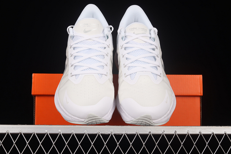 Air Zoom Winflo 8 White/Pure Platinum/Summit White/Metallic Silver 3