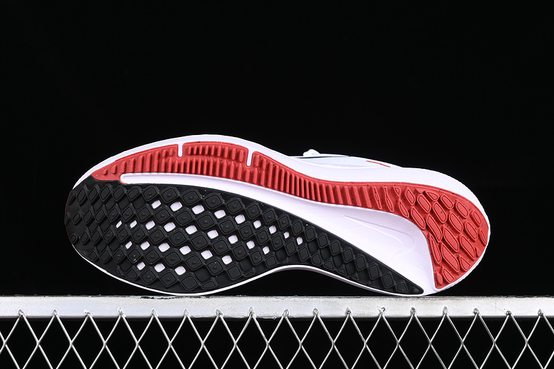 Zoom Winflo 10 White/Black/Red 13