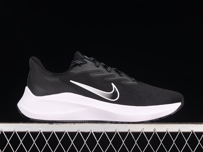 Zoom Winflo 7 Black/White/Anthracite 11