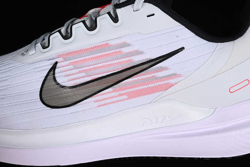 Zoom Winflo 9 White/Black/Grey/Pink 17