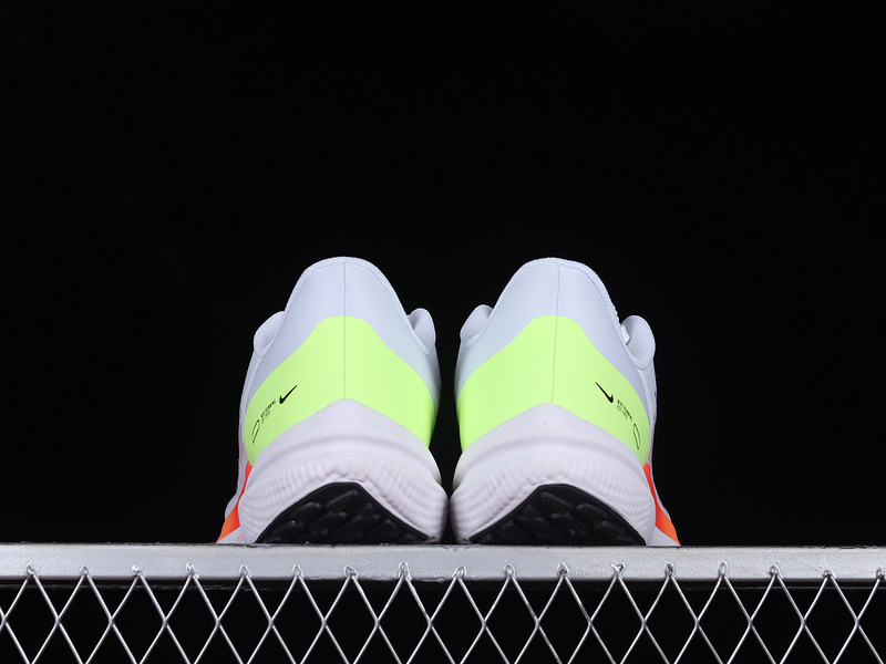 Zoom Winflo 9 White/Black/Orange Crimson 7