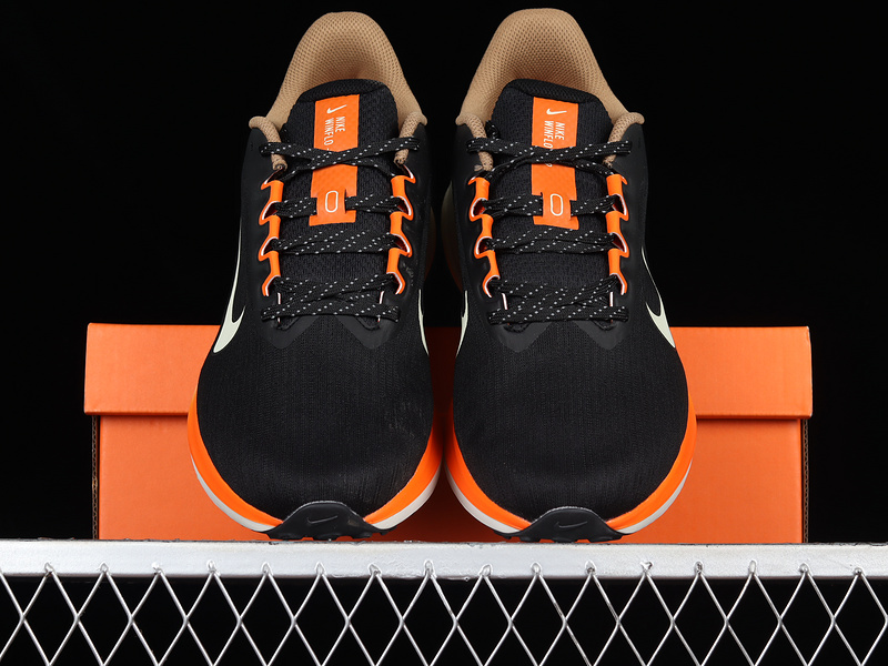 Zoom Winflo 9 Black/Orange/White 3