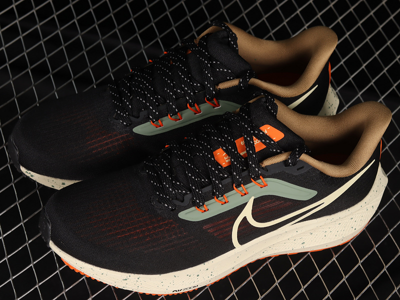 Air Zoom Pegasus 39 Black/Coconut Milk/Safety Orange/Alabaster 23