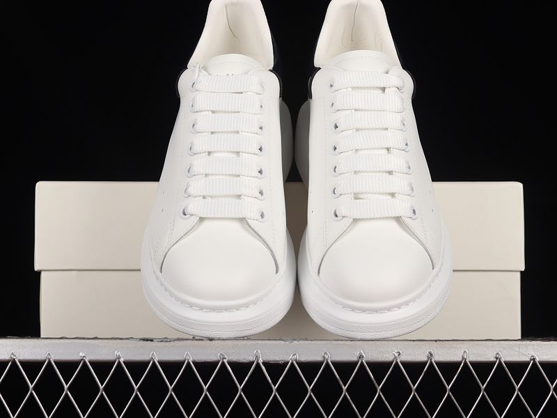 Alexander Mcqueen White/Black 17